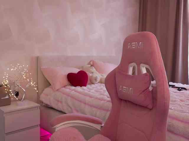 MilaLuxury webcam