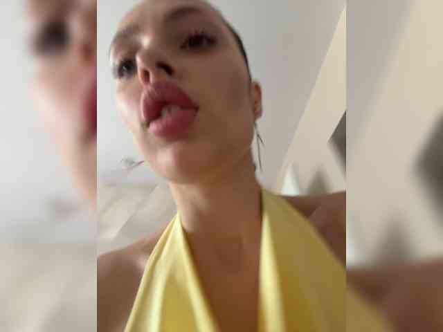 BabyMilka webcam
