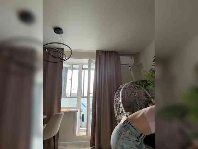 MilaLuxury webcam