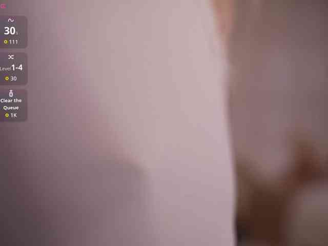 MilaLuxury webcam