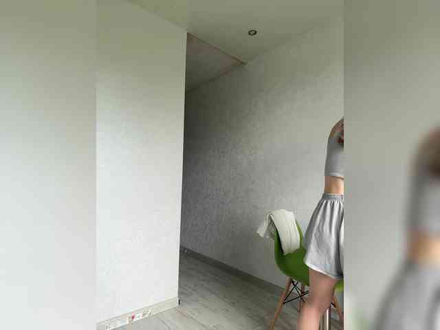 MilaLuxury webcam