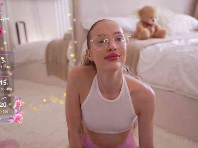 MilaLuxury webcam