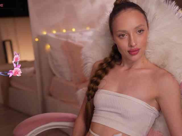 Tvoya-malyshka Live Webcam on BongaCams
