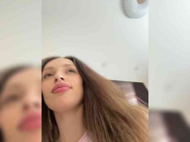 Tvoya_malyshka webcam