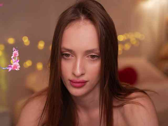 Milana_Luxe webcam