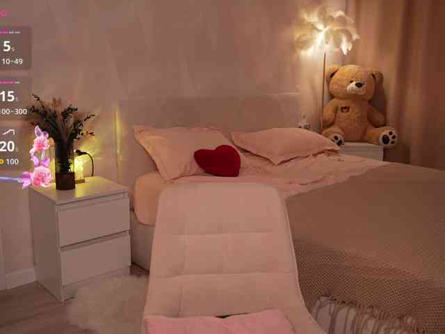 Milana_Luxe webcam