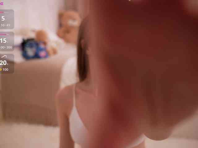MilaLuxury webcam
