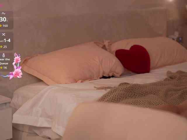 Milana_Luxe webcam
