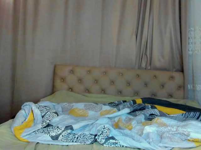 lesyalis, live now on BongaCams