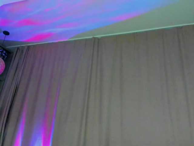 lesyalis live cam preview