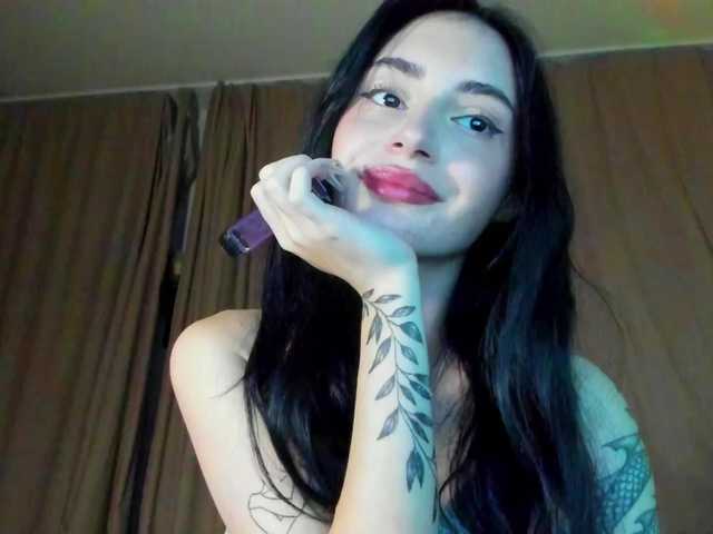 lesyalis live cam on BongaCams