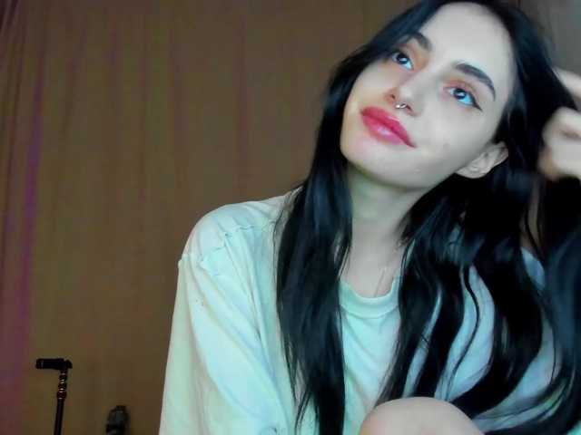 lesyalis live cam on BongaCams