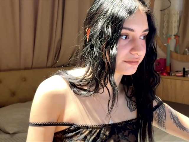 lesyalis live cam on BongaCams