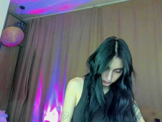 lesyalis live cam on BongaCams