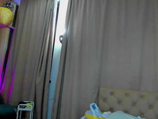 lesyalis live cam on BongaCams