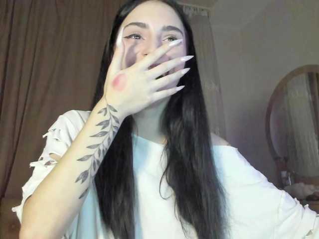 lesyalis live on BongaCams
