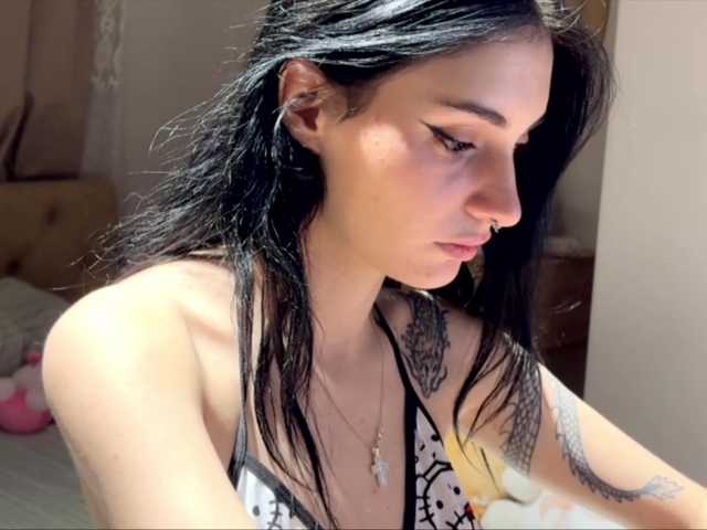 lesyalis live cam on BongaCams