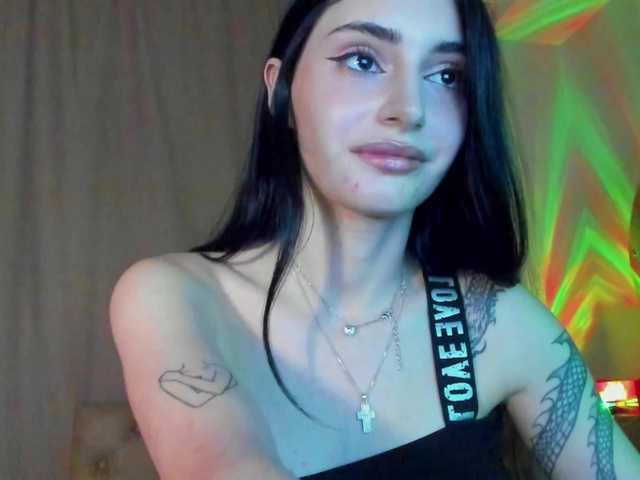 lesyalis live cam on BongaCams