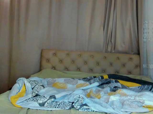 lesyalis, en directo ahora en BongaCams