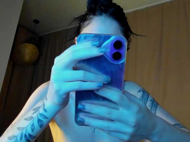 lesyalis live cam on BongaCams