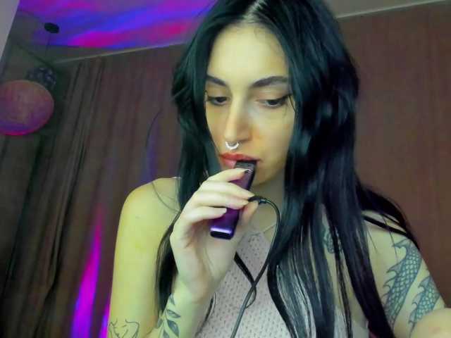 lesyalis live cam on BongaCams