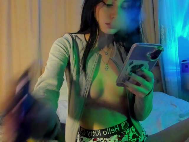lesyalis live cam on BongaCams