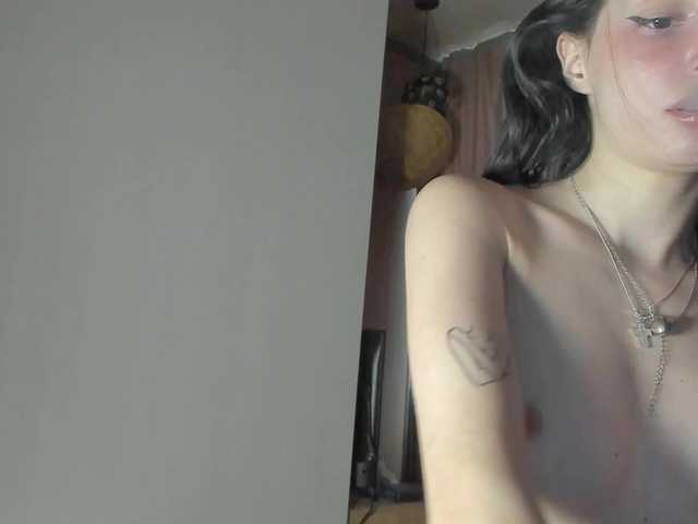 lesyalis live cam on BongaCams