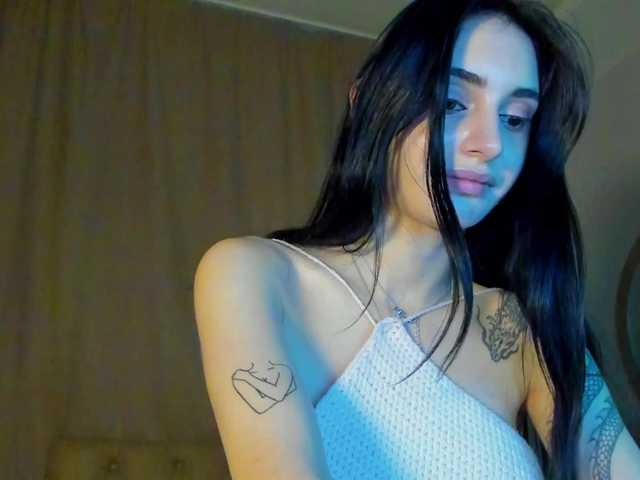 lesyalis live cam on BongaCams