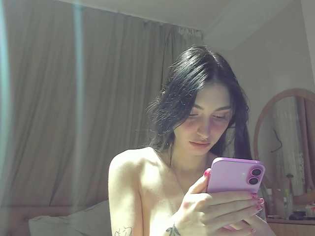 lesyalis live cam on BongaCams