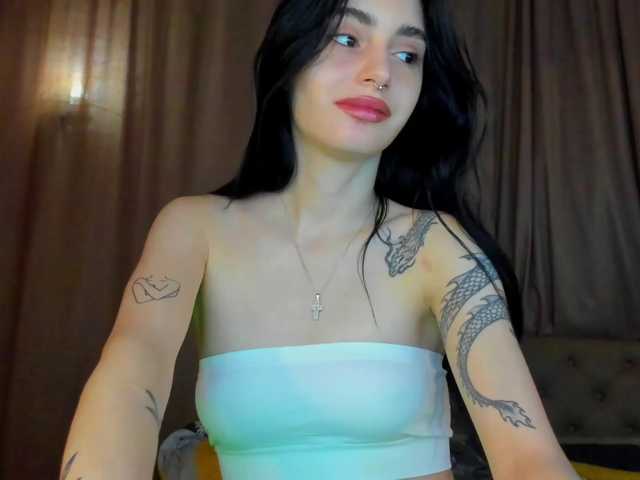 lesyalis, live now on BongaCams