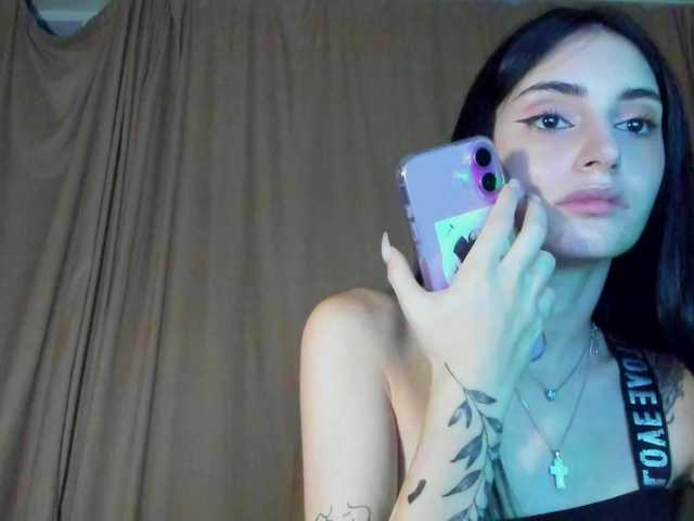 lesyalis live cam on BongaCams