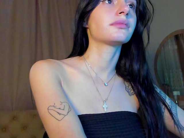 lesyalis live cam on BongaCams