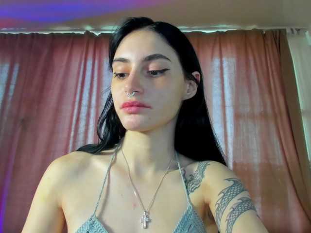 lesyalis live cam on BongaCams