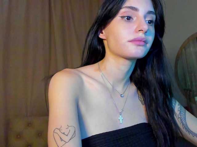 lesyalis live cam on BongaCams