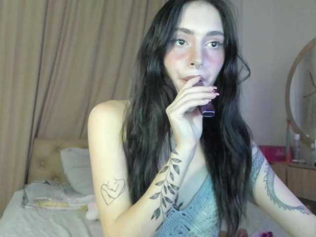 lesyalis live cam on BongaCams