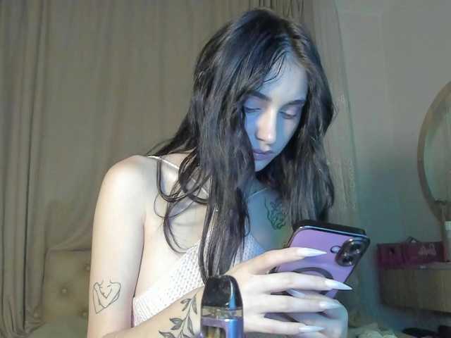 lesyalis live cam on BongaCams