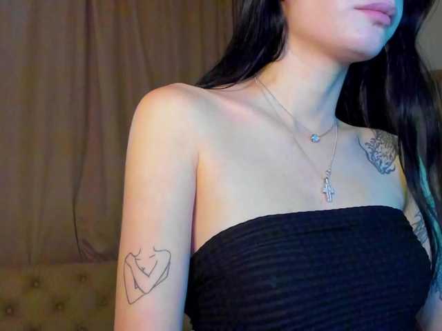 lesyalis live cam on BongaCams