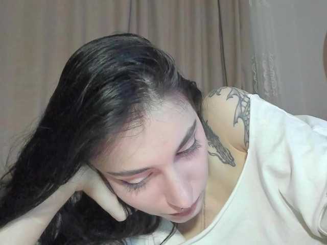 lesyalis live cam on BongaCams