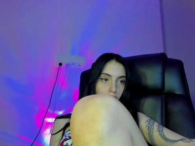 lesyalis live cam on BongaCams