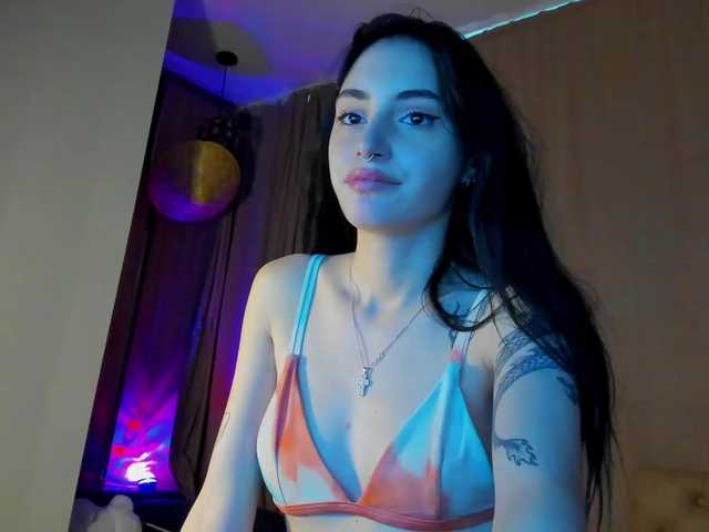 lesyalis live cam on BongaCams