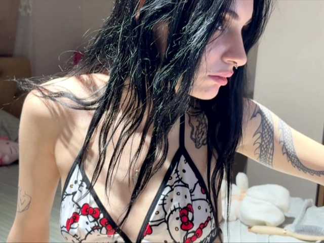 lesyalis live cam on BongaCams