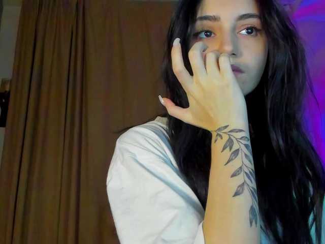 lesyalis live cam on BongaCams
