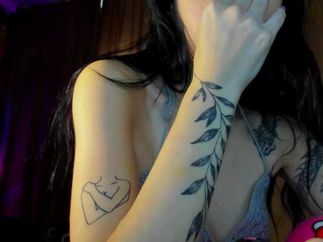 lesyalis live cam on BongaCams