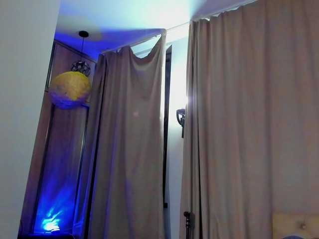 lesyalis live cam on BongaCams