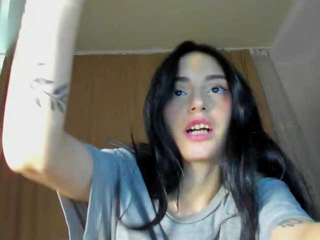 lesyalis live cam on BongaCams