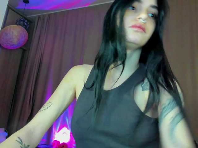 lesyalis live cam on BongaCams