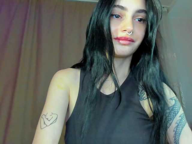 lesyalis live cam on BongaCams