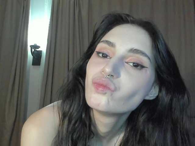 lesyalis live cam on BongaCams