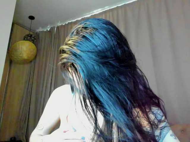lesyalis live cam on BongaCams