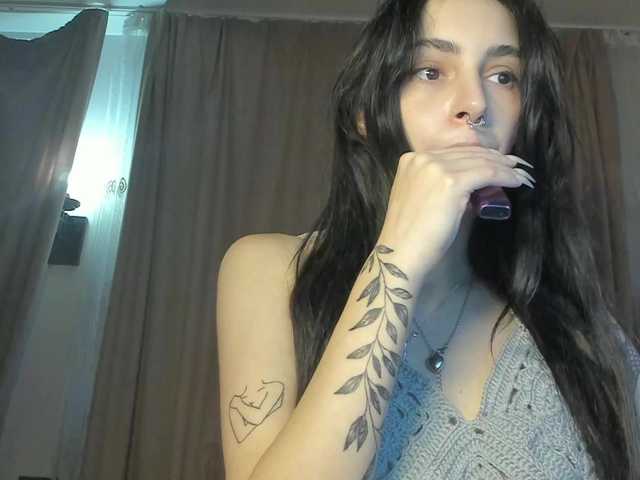 lesyalis live cam on BongaCams